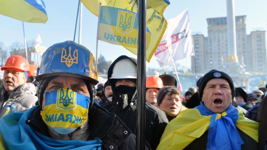 Des manifestants anti-gouvernement rassemblés à Kiev, le 2 février 2014