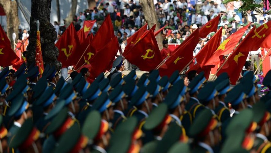 Parade militaire lors du 40e anniversaire de la chute de Saïgon le 30 avril 2015 à Ho Chi Minh-Ville