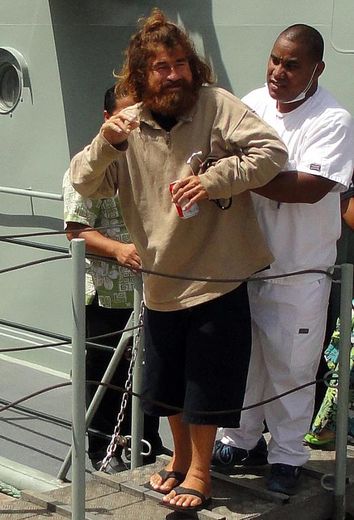 Le naufragé mexicain José Ivan  à son arrivée à Majuro, le 3 février 2014 aux Iles Marshall