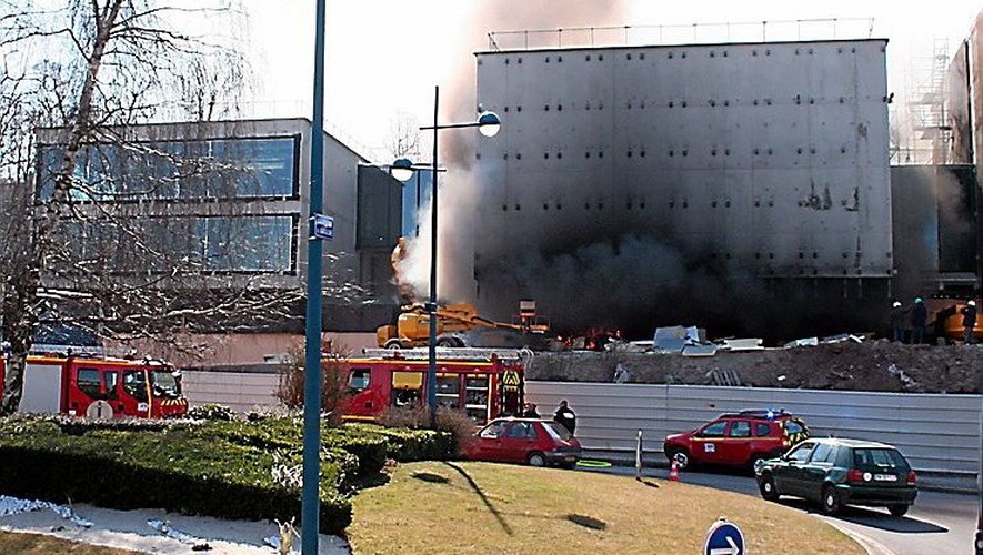 Le 22 février 2013, l'incendie s'était déclaré sous le porte-à-faux de l'un des bâtiments.