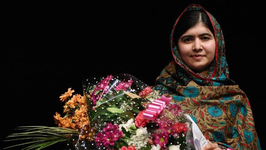 La jeune prix Nobel de la Paix pakistanaise Malala Yousafzaï le 10 octobre 2014 à Birmingham, en Angleterre