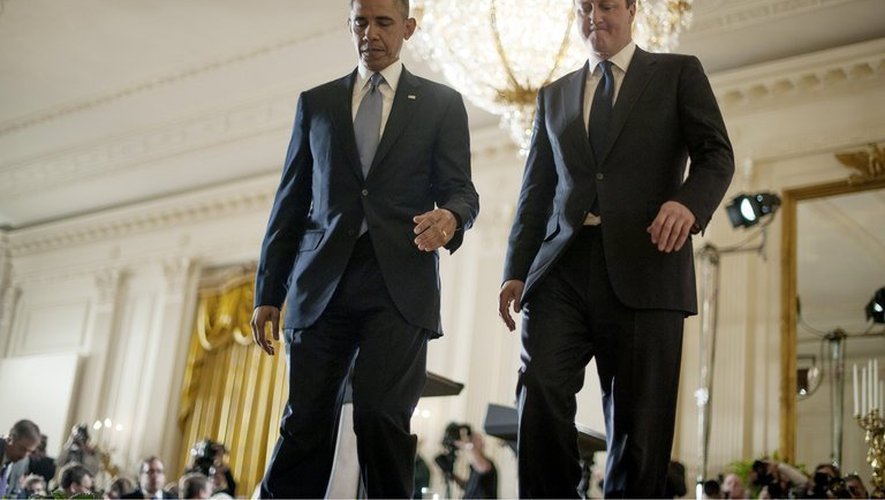 Le Premier ministre britannique David Cameron (d) et le président américain Barack Obama le 13 mai 2013 à Washington