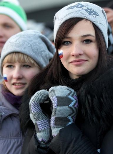 Le public est venu voir le passage de la flamme olympique, à Krasnodar, à quelque 1600 km au sud de Moscou, le 4 février 2014