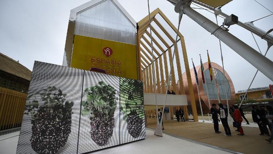 Un des stands, celui de l'Espagne, de l'Exposition universelle à Milan, le 1er mai 2015, jour de l'ouverture des portes