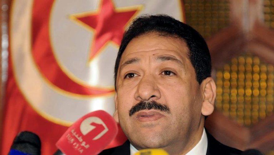 Le ministre de l'Intérieur Lotfi Ben Jeddou lors d'une conférence de presse, le 4 février 2014 à Tunis