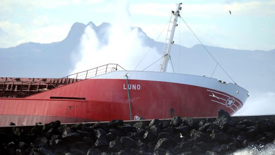L'épave du cargo espagnol "Luno" à Anglet le 6 février 2014
