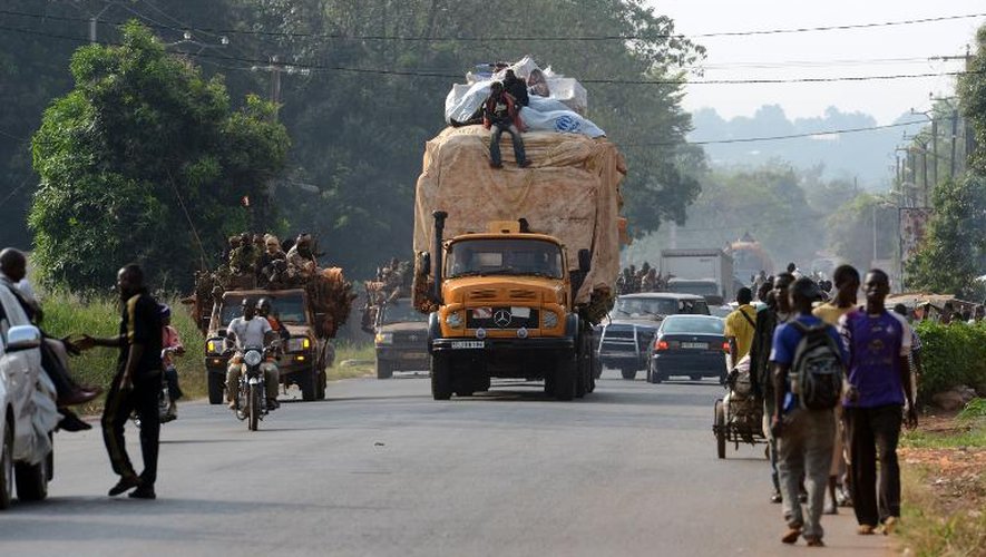 Un convoi de camions de musulmans fuyant les violences des milice chrétiennes, le 7 février 2014 au nord de Bangui