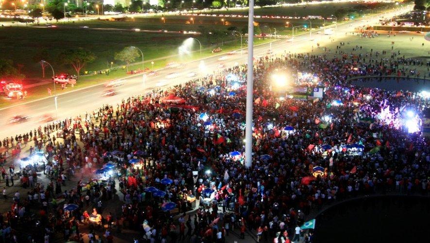 Manifestation de sympathisants de gauche en soutien de la présidente Dilma Rousseff, le 18 mars 2016 à Brasilia