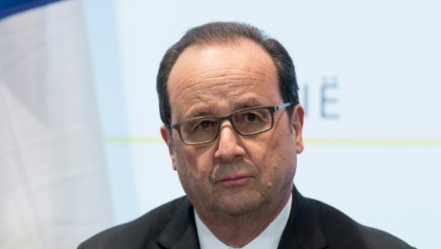 Le président français François Hollande à Bruxelles, le 18 mars 2016