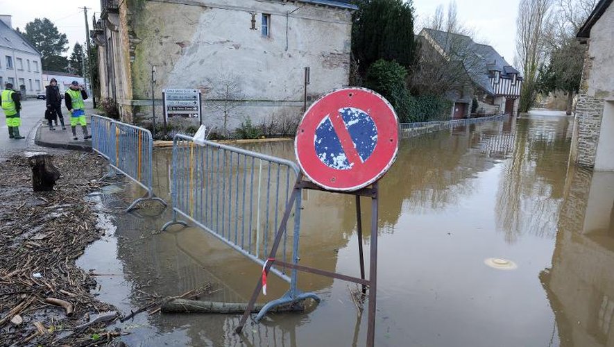 Une rue inondée à Malestroit, le 9 février 2014