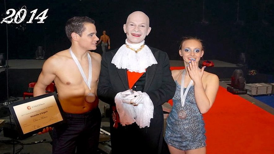Pierre-Antoine Chassang (ici à gauche) a décroché une médaille d’argent avec Morgane Tisserand (à droite)  lors du 35e Festival mondial du cirque de demain, à Paris.