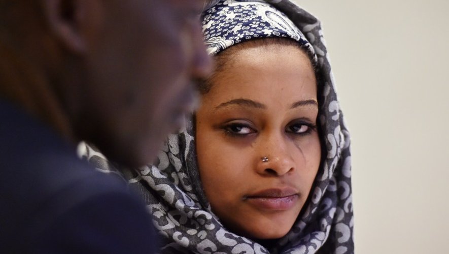 Zouhoura, 16 ans, victime d'un viol collectif dans son pays au Tchad le 8 février, brise le silence et demande que "justice soit faite" lors d'une conférence de presse à Paris le 18  mars 2016