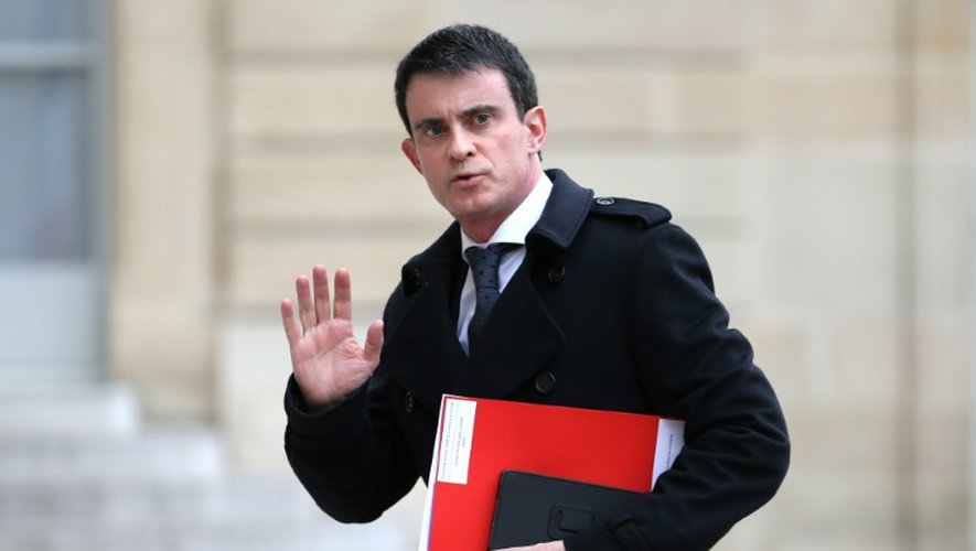 Le Premier ministre Manuel Valls à son arrivée au Conseil de défense à l'Elysée le 19 mars 2016