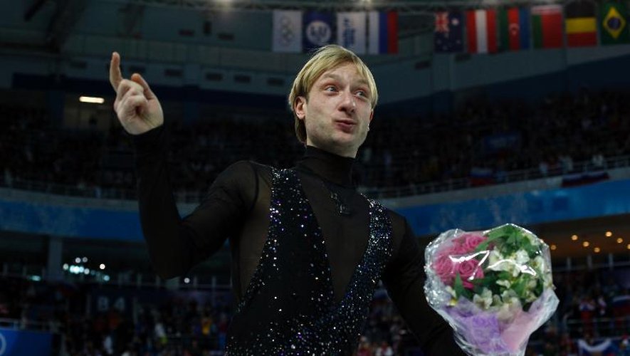 Evgeny Plushenko, star de l'équipe de Russie de patinage artistique, après la victoire de la Russie dans l'épreuve par équipes aux JO le 9 février à la patinoire Iceberg de Sotchi