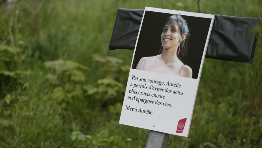 Portrait d'Aurélie Chatelain à l'occasion d'une marche lui rendant hommage, le 25 avril 2015 à Villejuif près de Paris