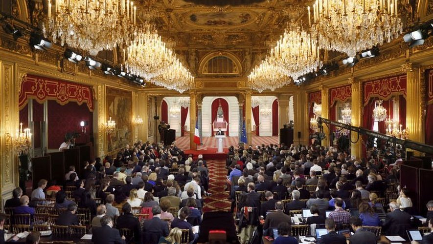 Les journalistes le 16 mai 2013 à l'Elysée pendant la conférence de presse de François Hollande l'offensive du président, qui n'a pas convaincu les éditorialistes.