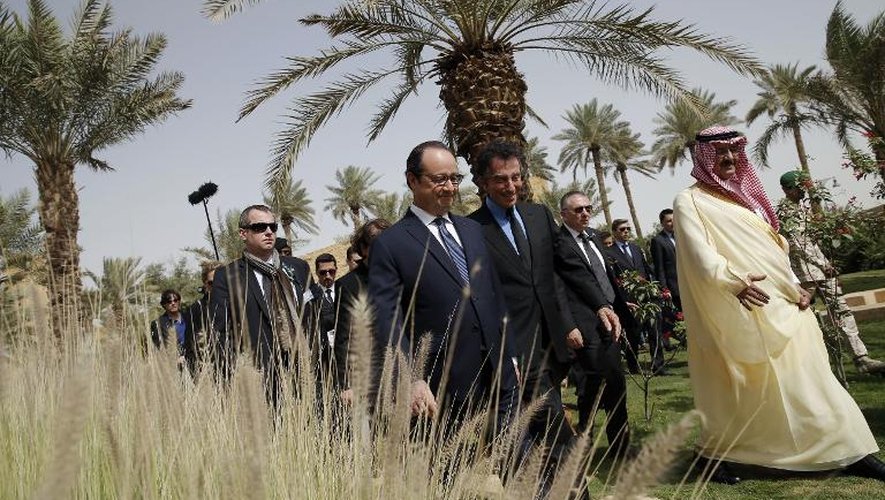 François Hollande et Jack Lang lors d'une visite le 5 mai 2015 sur le site historique al-Diriyah près de Riyad