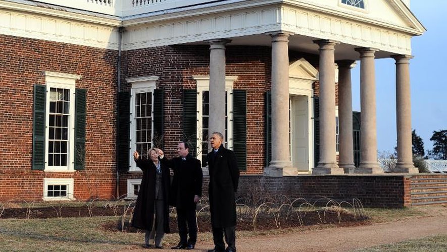 Barack Obama, François Hollande et la présidente de la fondation Thomas Jefferson, Leslie Greene Bowman, le 10 février 2014 à Monticello