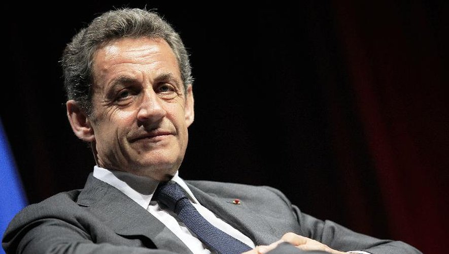 Nicolas Sarkozy avant de s'adresser aux militants de l'UMP, le 22 avril 2015 à Nice