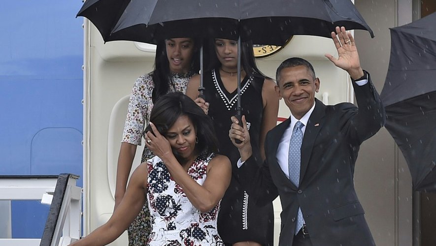 Le président américain Barack Obama et son épouse Michelle Obama arrivent à La Havane le 20 mars 2016
