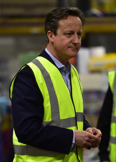 Le Premier ministre britannique David Cameron en campagne dans un supermarché à Bristol, le 5 mai 2015