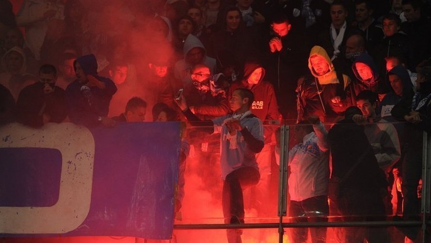 Des supporteurs de l'Olympique de Marseille lors d'un match contre Lyon