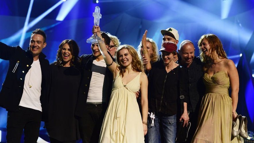 La Danoise Emmelie de Forest et son équipe gagnants de l'Eurovision, à Malmö, le 19 mai 2013