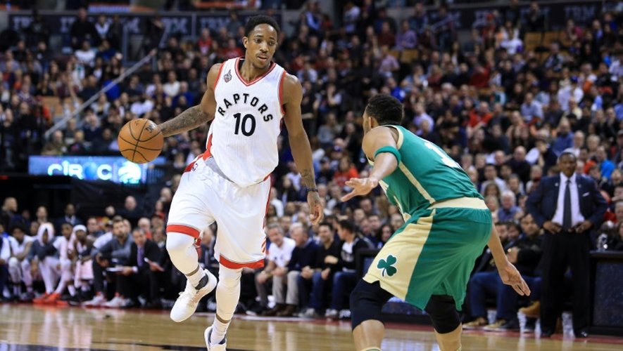 DeMar DeRozan, No. 10 des Toronto Raptors, lors du match face aux Boston Celtics, le 18 mars 2016 au Air Canada Centre de Toronto