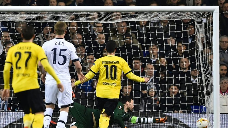 Hugo Lloris lors du match Tottenham Hotspur - Borussia Dortmund à White Hart Lane, Londres, le 17 mars 2016