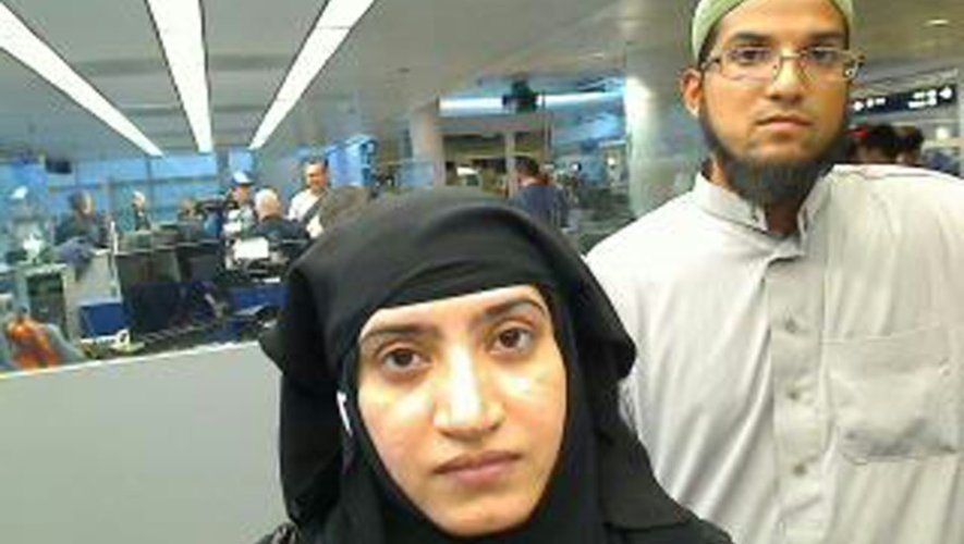 Cette photo obtenue du service des douanes et de la protection des frontières américain montre Syed Farook et sa femme Tashfeen Malik à l'aéroport de Chicago, aux Etats-Unis, le 27 juillet 2014