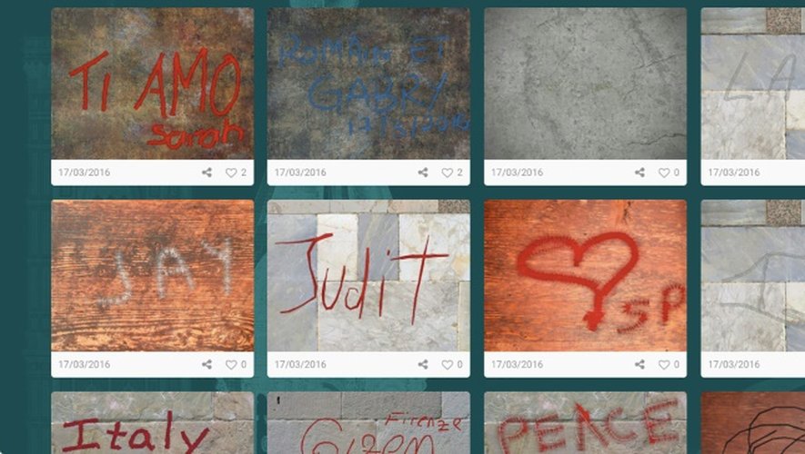Les graffitis réalisés par les touristes sur les tablettes mises à leur disposition lors de leur visite au campanile du Giotto, à Florence, sont archivés sur un site "Autographe", le 17 mars 2016