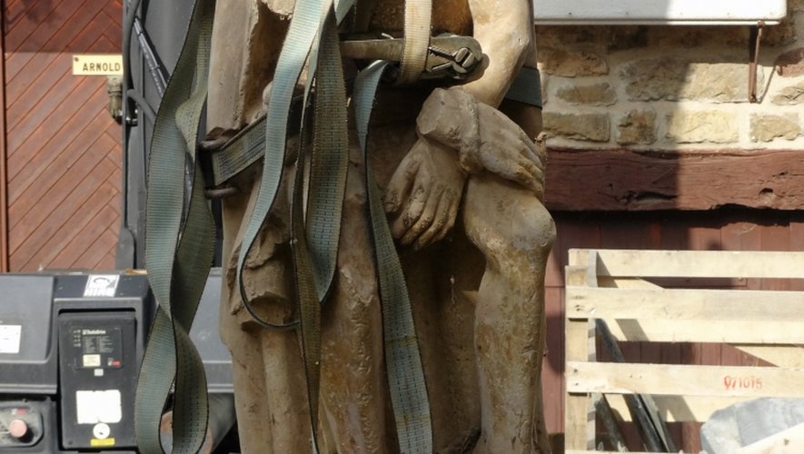 La statue est apparue lors des travaux de réfection de la toiture de l’église.
Il s’agirait de St-Vincent d’Agen.