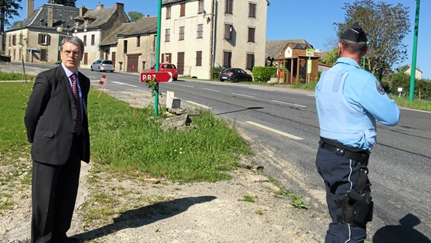Quelques jours après avoir accompagné les policiers, c’est aux côtés des gendarmes que Jean-Luc Combe, préfet de l’Aveyron a assisté à un contrôle de vitesse.