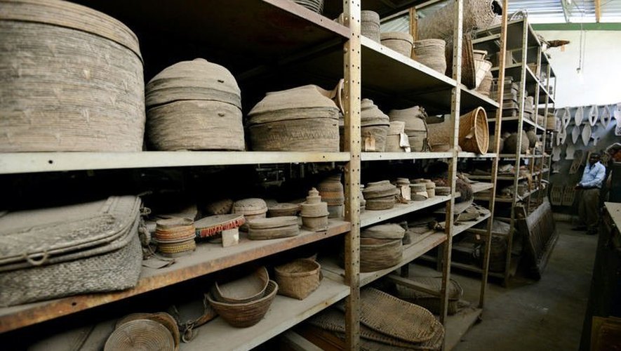 Des poteries stockées dans les réserves du musée de Kinshasa, le 14 mai 2013