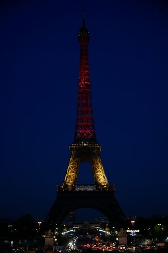 La tour Eiffel aux couleurs de la Belgique