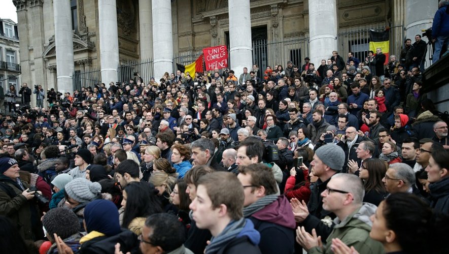 Rassemblement pour une minute de silence le 23 mars place de la Bourse à Bruxelles