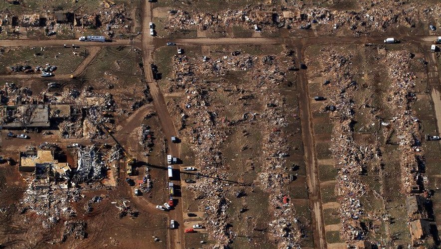 Vue aérienne le 21 mai 2013 de Moore, une banlieue d'Oklahoma City dévastée par une tornade