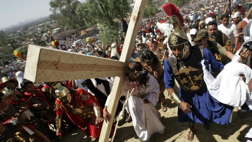 La Passion du Christ rejouée à Iztapalapa, au Mexique, à l'occasion du Vendredi Saint, le 14 avril 2006