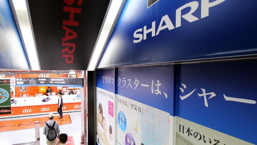 Publicités pour Sharp dans un magasin à Tokyo le 11 mai 2015