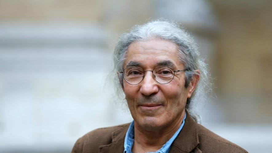 L'écrivain algérien Boualem Sansal vient de recevoir le Grand Prix du Roman de l'Académie française à Paris le 29 octobre 2015