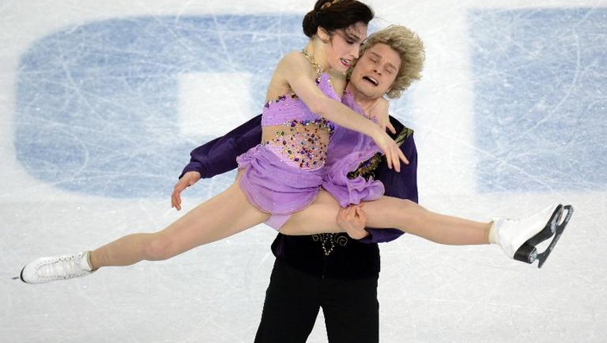 Le couple Charlie White-Meryl Davis exécute un programme de danse sur glace au Palais des Glaces à Sotchi, le 17 février 2014