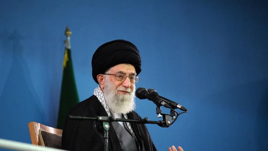 Photo fournie par le website officiel iranien de l'ayatollah Ali Khamenei lors d'une le 17 février 2014 à Téhéran