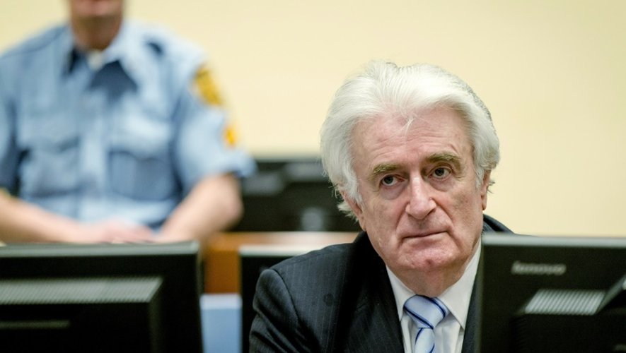 L'ancien chef politique des Serbes de Bosnie Radovan Karadzic, lors de son procès devant le TPIY à La Haye, aux Pays-Bas le 24 mars 2016