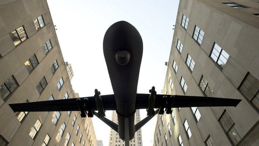 Un faux drone utilisé au cours d'une manifestation, le 3 avril 2013 à New York