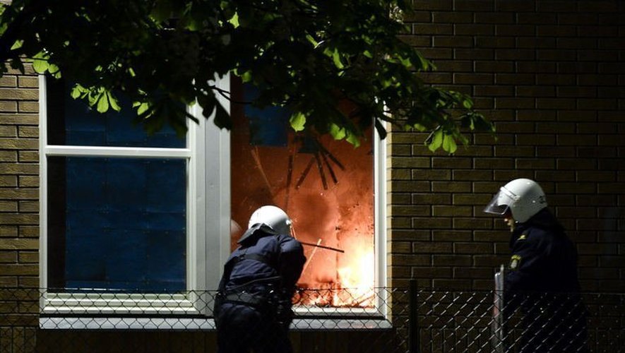 Ecole incendiée le 25 mai 2013 dans la banlieue de Stockholm