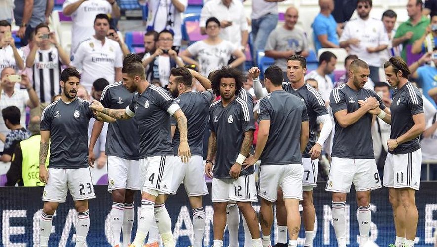 Les joueurs du Real Madrid à l'échauffement avant d'affronter la Juventus en demi-finale retour de la Ligue des champions, le 13 mai 2015 à Madrid