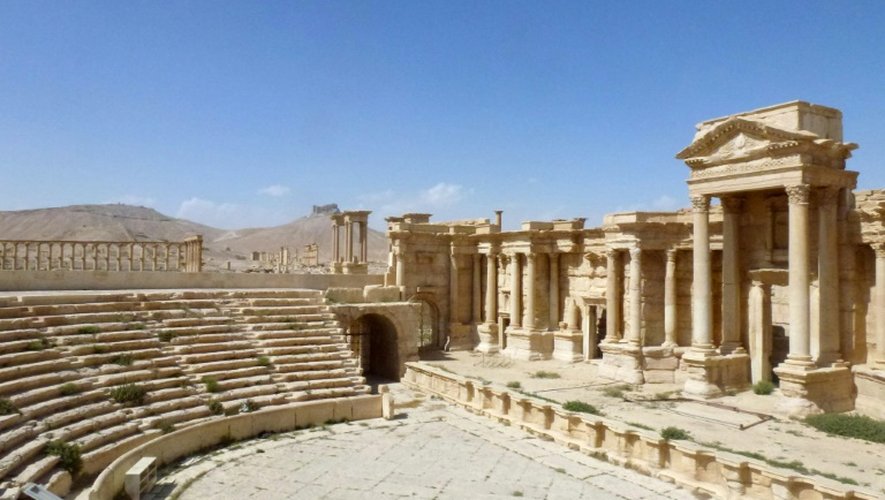 Une vue générale de la cité antique de Palmyre en Syrie, après sa reprise par les forces armées syriennes, appuyées par l'armée russe, au groupe jihadiste État islamique, le 27 mars 2016