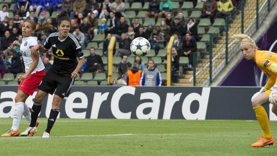 L'attaquante de Francfort Celia Sasic ouvre le score face au PSG en finale de la Ligue des champions, le 14 mai 2015 à Berlin