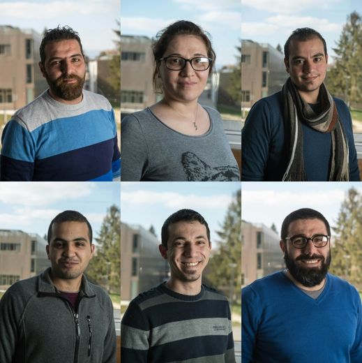 Les réfugiés syriens (de haut en bas et de gauche à droite) Adib, Noura, Maad, Raouf, Nail et Jaber, posent à l'Université de Haute-Alsace à Mulhouse, le 21 mars 2016