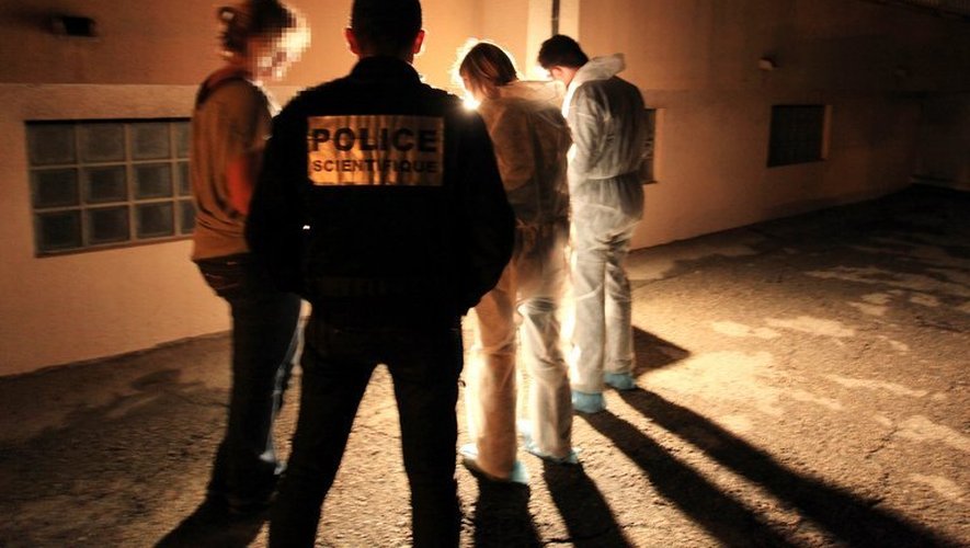 La police scientifique sur une scène de crime en Corse, en 2011